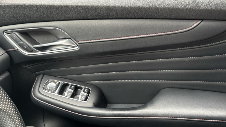 MG HS 1.5 T-GDI PHEV Trophy 5dr Auto Hatchback